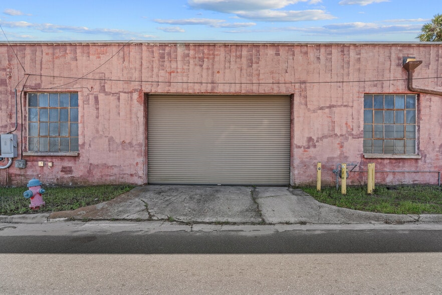 More Photos Of 304 S Magnolia Ave, Ocala Freestanding For Lease