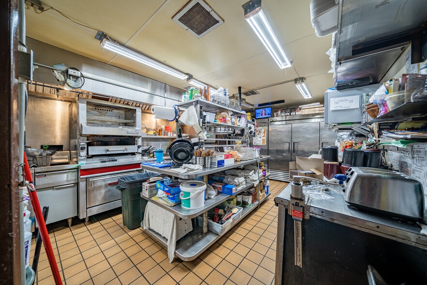 More Photos Of N10120 Parkway Rd, Crivitz Hotel For Sale