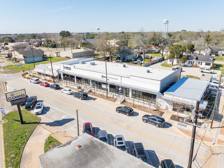 More Photos Of 2406 Main St, Waller Storefront For Lease