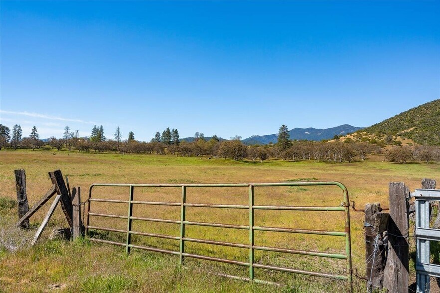 More Photos Of 3501 S State Highway 3, Etna Land For Sale
