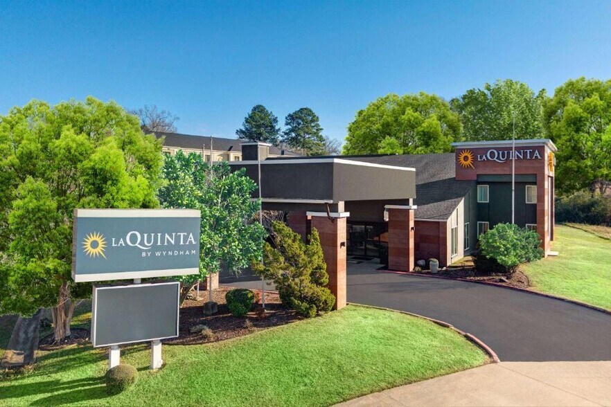 Primary Photo Of 2303 Junction City Rd, El Dorado Hotel For Sale