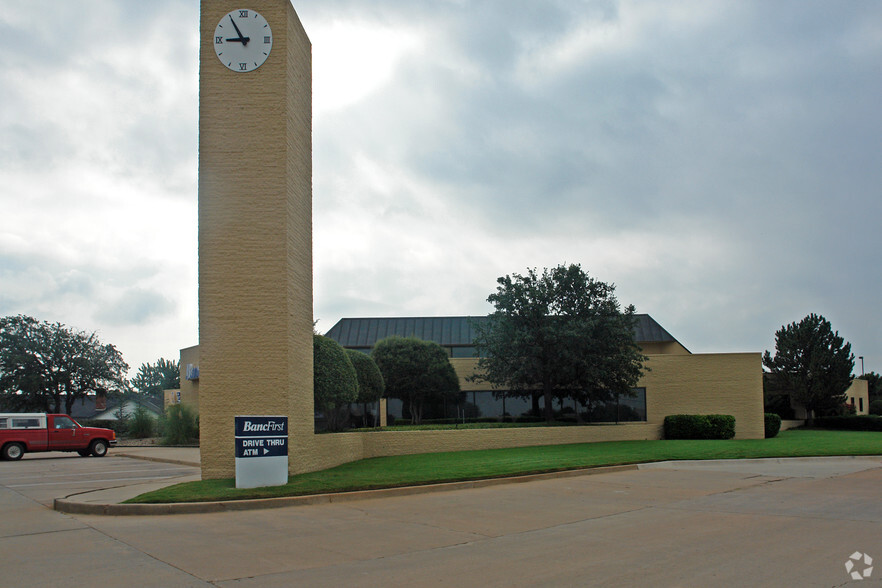 Primary Photo Of 3200 E Memorial Rd, Edmond Medical For Sale