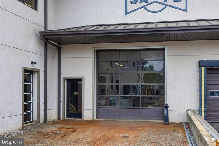 More Photos Of 206 W Kendig Rd, Willow Street Warehouse For Sale
