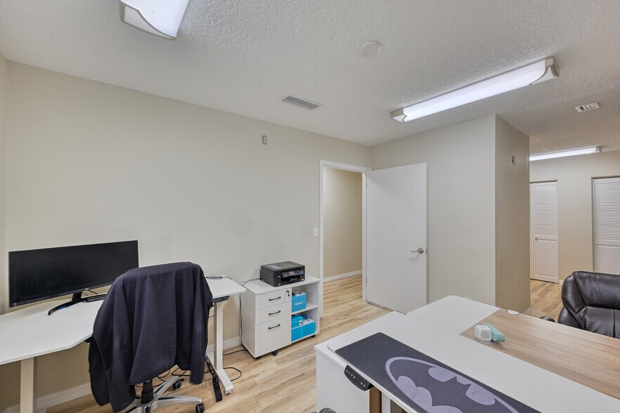 More Photos Of 1824 Blanding Blvd, Jacksonville Medical For Sale