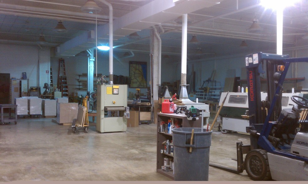 More Photos Of 1010 N Hooker St, Chicago Light Manufacturing For Lease