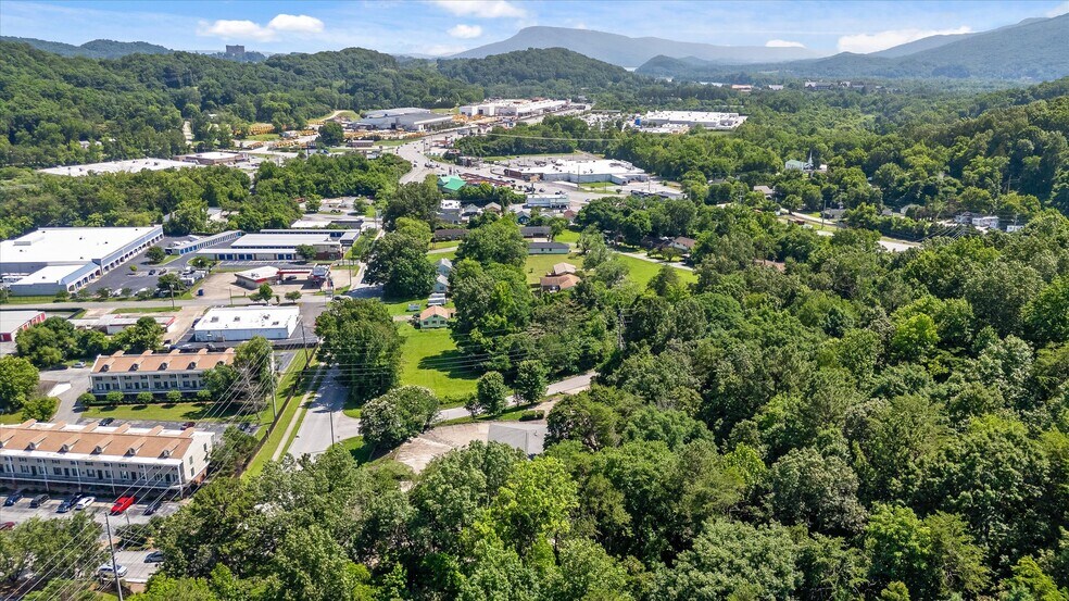 More Photos Of 901 Mountain Creek Rd, Chattanooga Office For Lease
