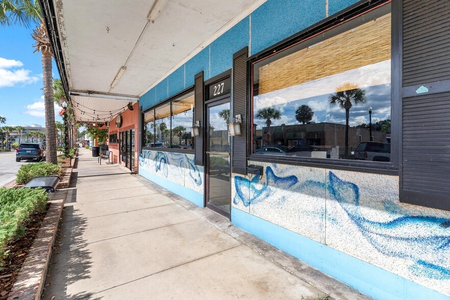 More Photos Of 227 E Main St, Tavares General Retail For Sale