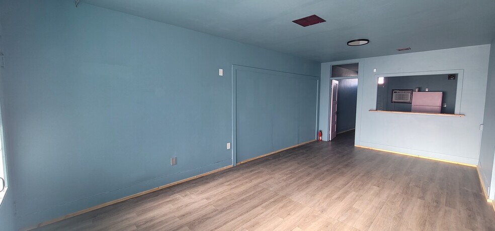 More Photos Of 352 California St, Maricopa General Retail For Sale