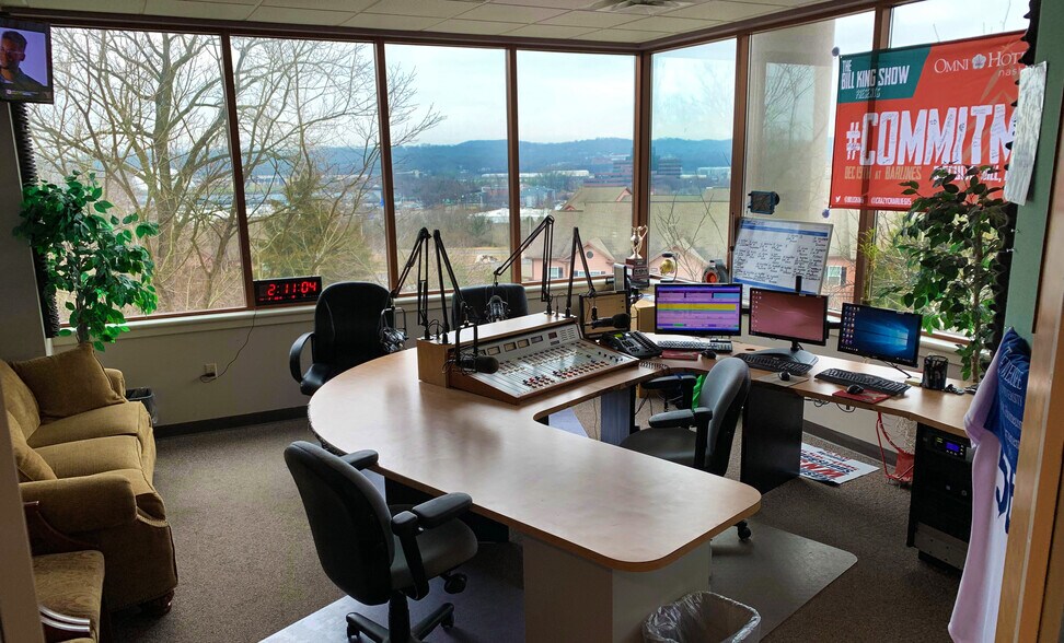 More Photos Of 810 Dominican Dr, Nashville Office For Lease