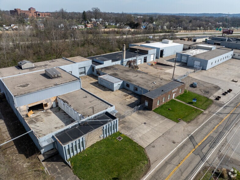 More Photos Of 148 Caldwell Dr, Cincinnati Manufacturing For Lease