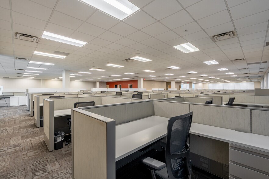 More Photos Of 827 W Grove Ave, Mesa Showroom For Sale