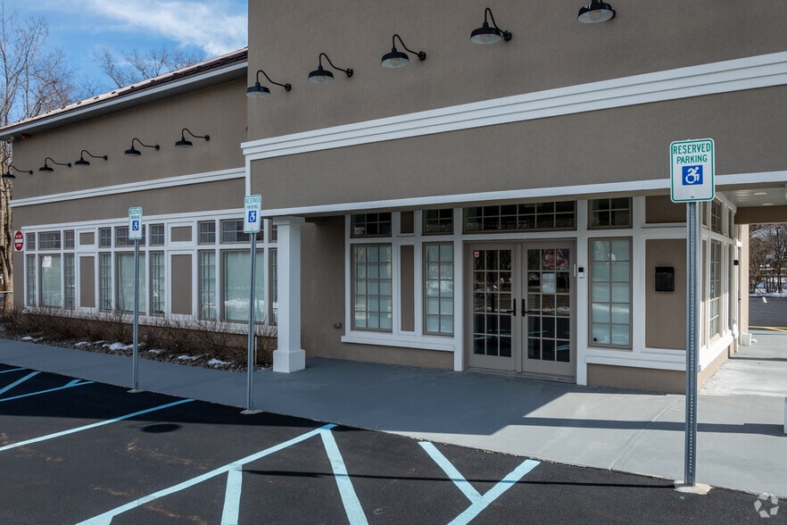 More Photos Of 10 Johnsons Ln, New City Medical For Sale