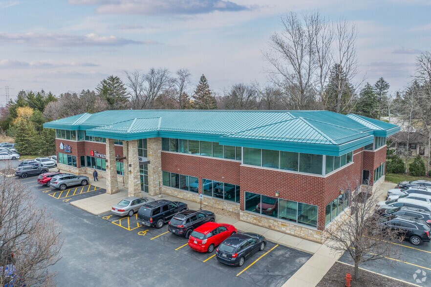 More Photos Of 5250 S 108th St, Hales Corners Medical For Lease