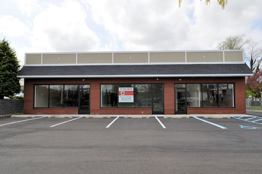 More Photos Of 1631 S Olden Ave, Hamilton Medical For Sale