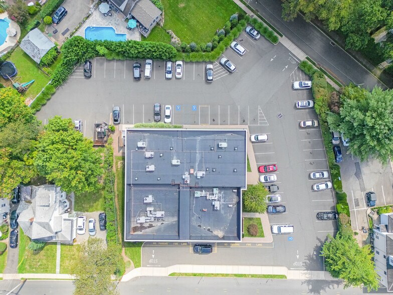 More Photos Of 385 S Maple Ave, Glen Rock Medical For Lease