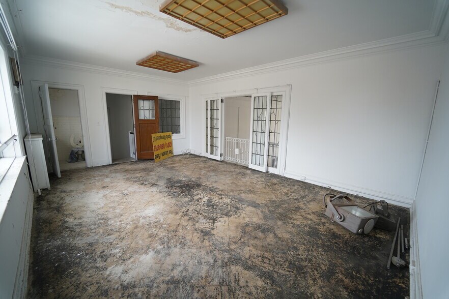 More Photos Of 242 State St, Hackensack Freestanding For Lease