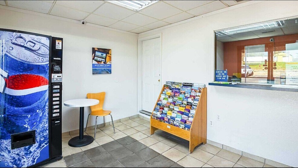 More Photos Of 3400 NW Jefferson St, Blue Springs Hotel For Sale