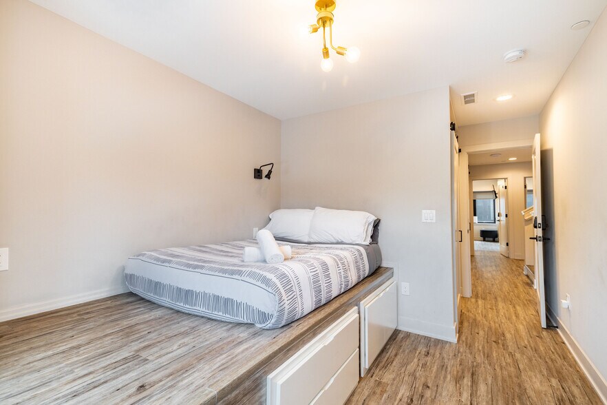 More Photos Of 830 Henry St, Ann Arbor Apartments For Sale