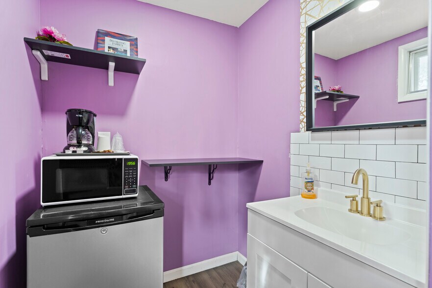 More Photos Of 214 County Road 152, Northville Hotel For Sale