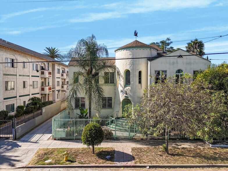 More Photos Of 4038 Marathon St, Los Angeles Apartments For Sale