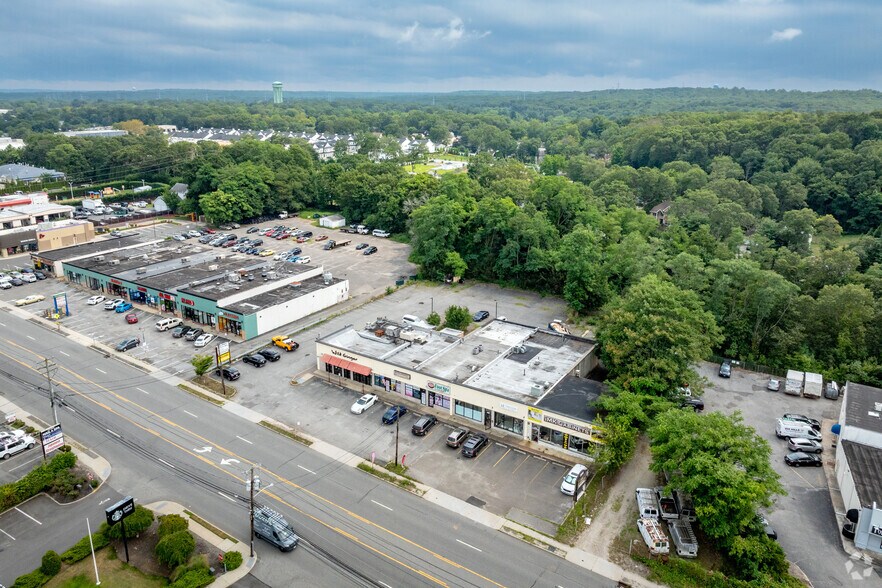 More Photos Of 3012A Jericho Tpke, East Northport Storefront For Lease