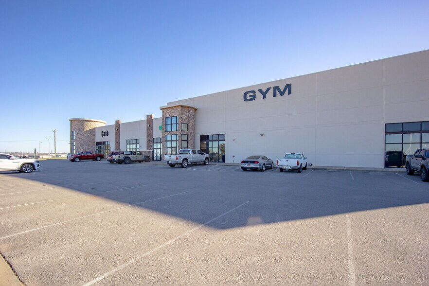 More Photos Of 4200 Carriage Way, Weatherford Medical For Lease