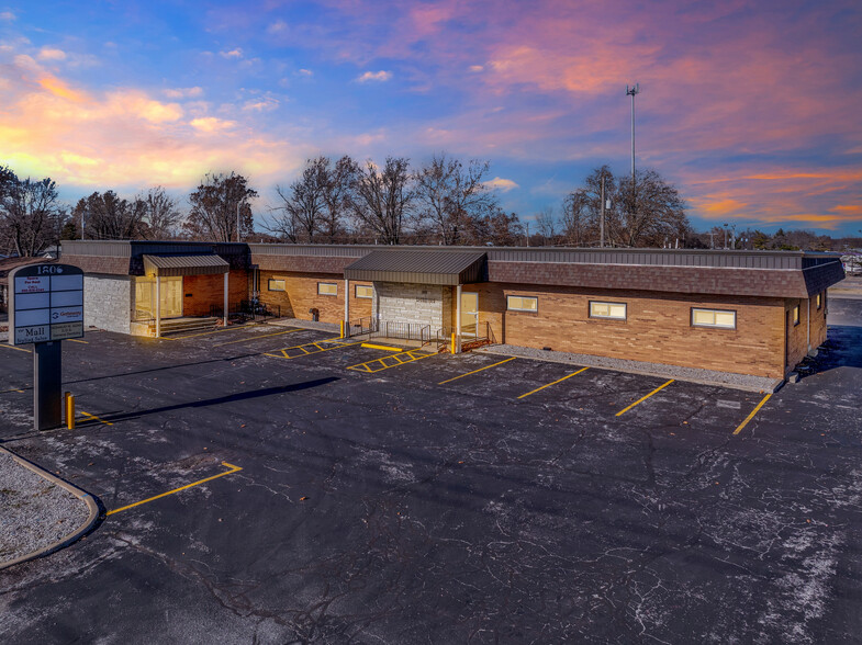 Primary Photo Of 1806 W 11th St, Sedalia Office For Lease