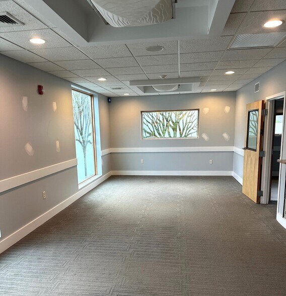 More Photos Of 333 Hooper Rd, Endwell Medical For Sale