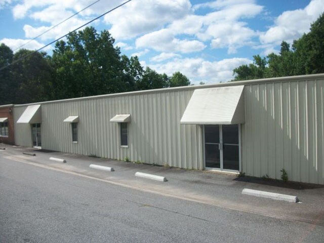 More Photos Of 21708 Jeb Stuart Hwy, Stuart General Retail For Sale