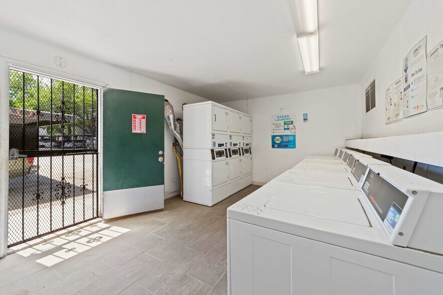 More Photos Of 2222 Vance Jackson Rd, San Antonio Apartments For Sale