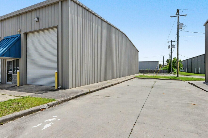 More Photos Of 3291 Warrior Dr, D'Iberville Light Distribution For Lease