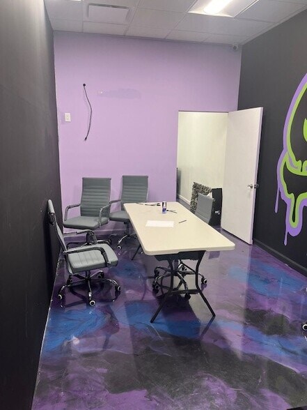 More Photos Of 19235-19243 Ventura Blvd, Tarzana Storefront Retail Office For Lease