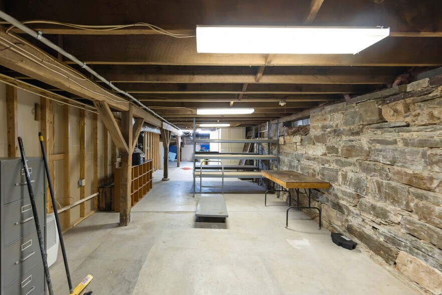 More Photos Of 8018 Northwestern Tpke, Keyser General Retail For Sale