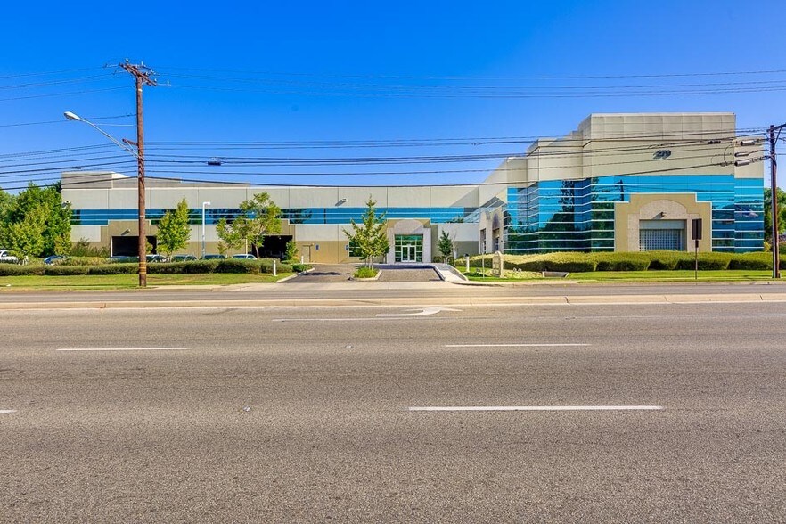 More Photos Of 279 E Arrow Hwy, San Dimas Loft Creative Space For Lease