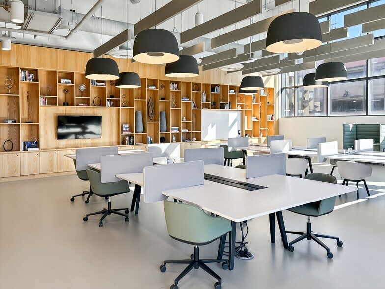 More Photos Of 555 S Mangum St, Durham Coworking Space