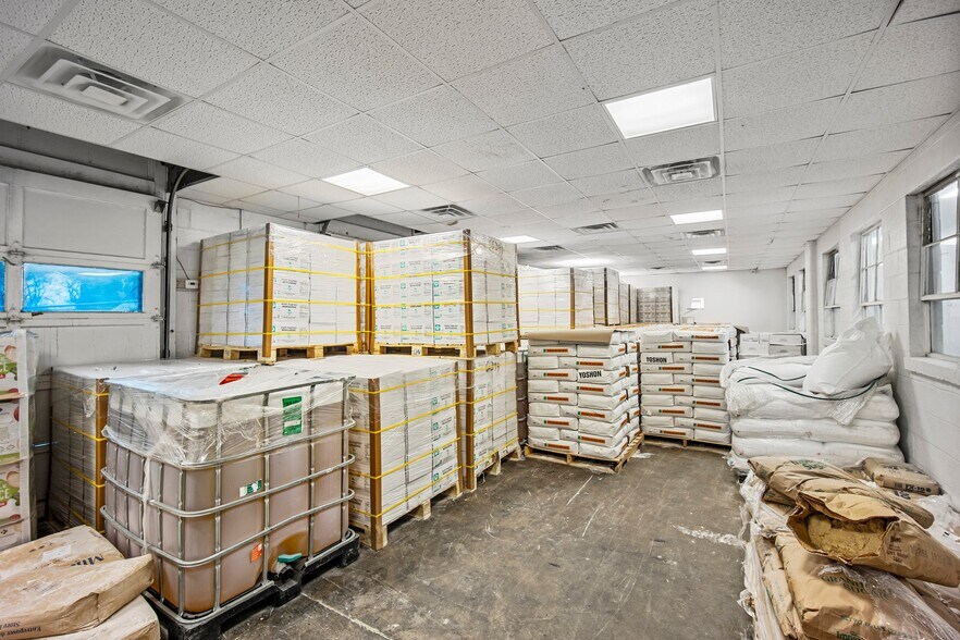 More Photos Of 381 Vineyard Ave, Highland Refrigeration Cold Storage For Sale