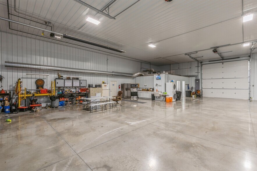 More Photos Of 33083 Ute Ave, Waukee Flex For Sale