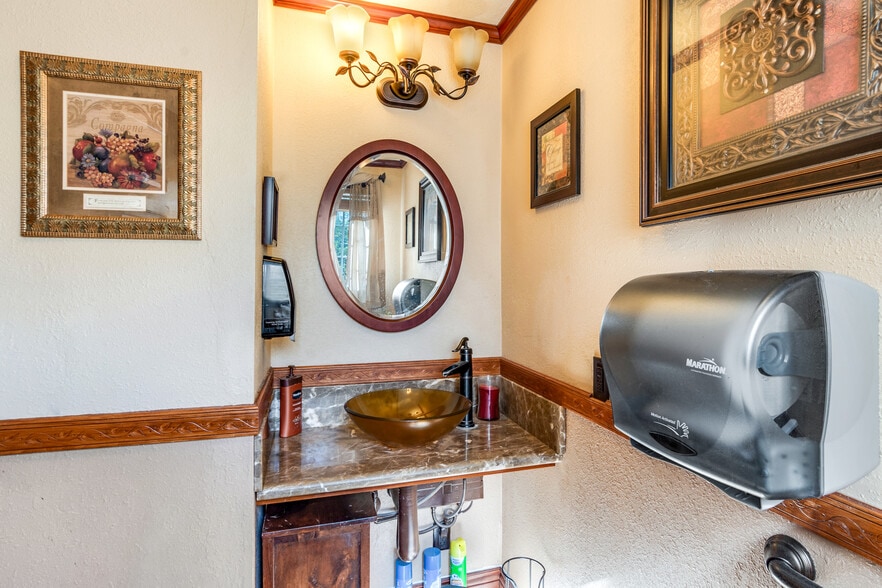 More Photos Of 543 W County Line Rd, Calimesa Office Residential For Sale