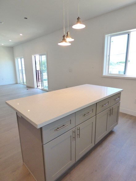 More Photos Of 1256 N Hobart Blvd, Los Angeles Apartments For Sale