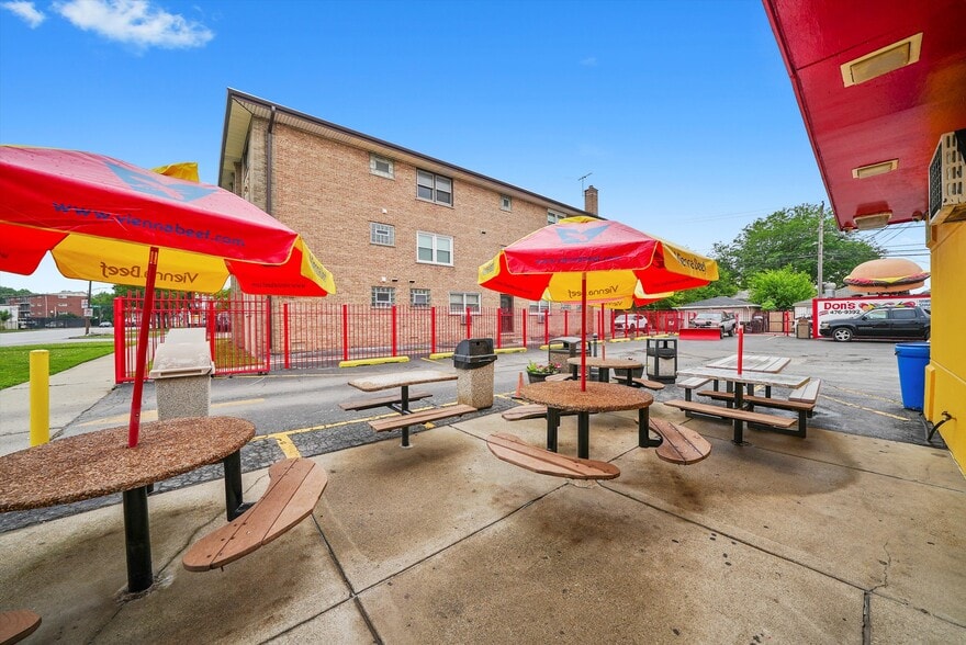 More Photos Of 7748 S Kedzie Ave, Chicago Fast Food For Sale