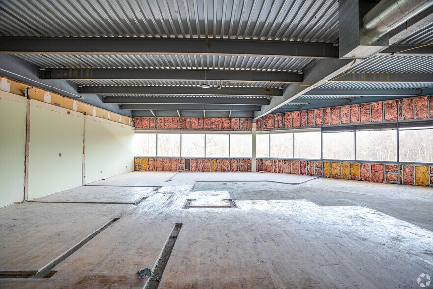 More Photos Of 556 Eagle Rock Ave, Roseland Medical For Sale