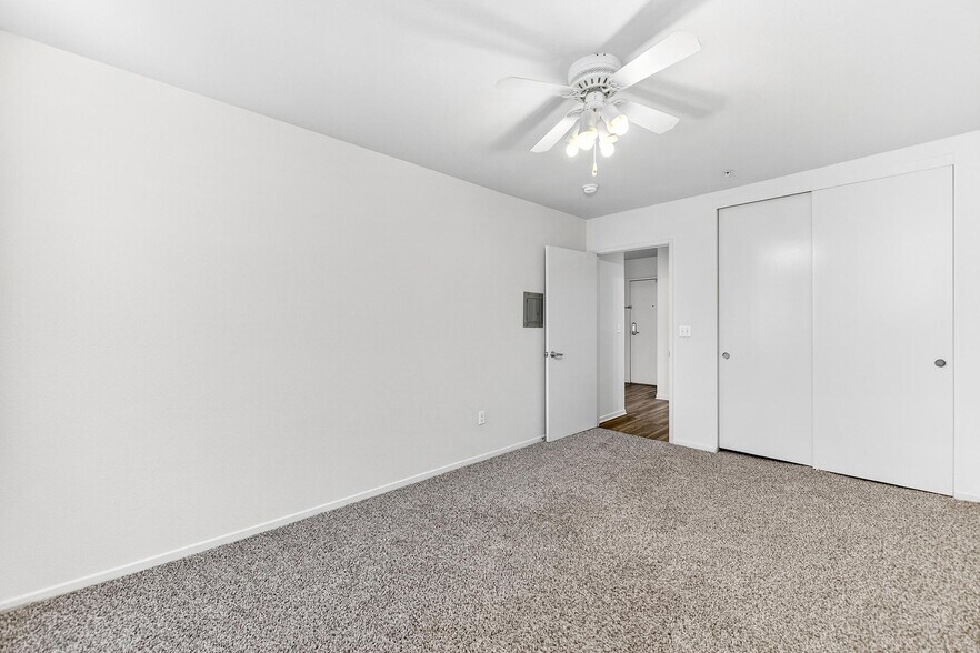 More Photos Of 900 F St, San Diego Apartments For Lease