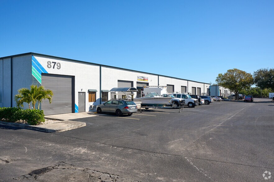 Primary Photo Of 895 NE Dixie Hwy, Jensen Beach Unknown For Lease