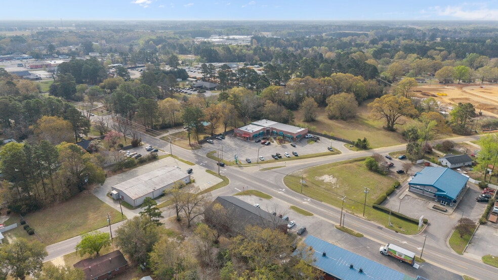 More Photos Of 402-406 Harris Ave, Raeford Storefront Retail Office For Sale