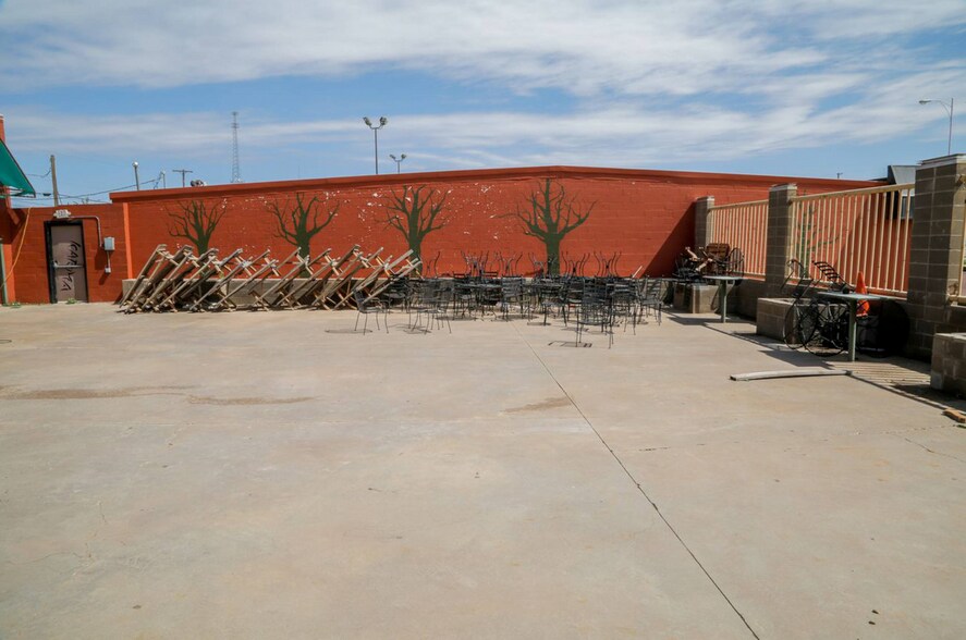 More Photos Of 2202 Buddy Holly Ave, Lubbock Bar For Sale