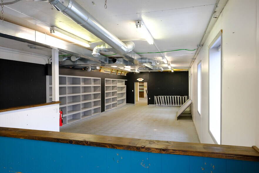 More Photos Of 408 W Main St, Benton Harbor Freestanding For Lease