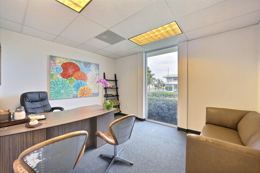 More Photos Of 415 Huntington Dr, San Marino Loft Creative Space For Lease