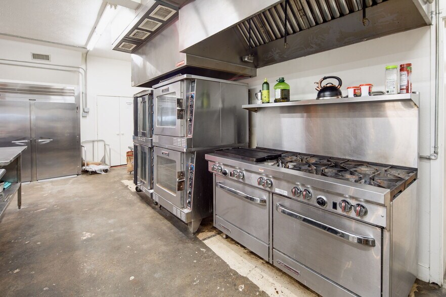 More Photos Of 2606 S Texas Ave, Bryan Restaurant For Sale