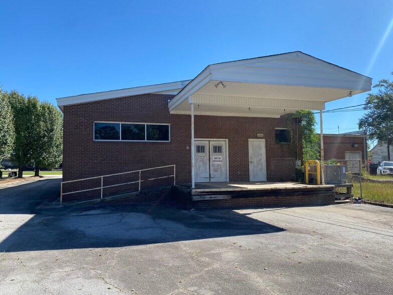 More Photos Of 110 N Cleveland St, Kershaw Office For Sale