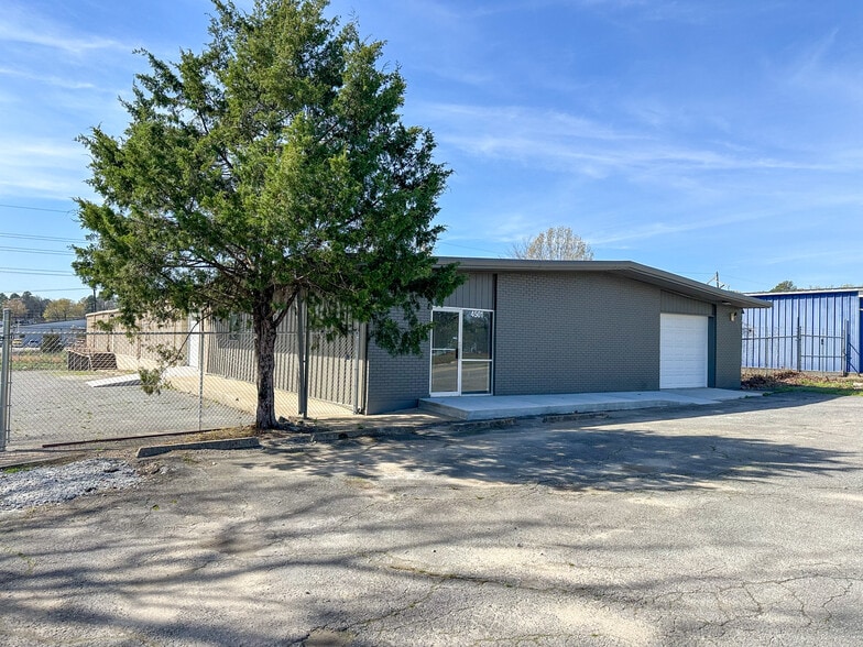 More Photos Of 4501 W 61st St, Little Rock Industrial For Sale
